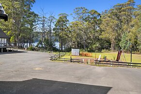 The Fox and Hounds Historic Hotel