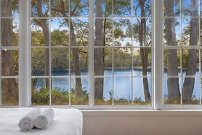 The Fox and Hounds Historic Hotel