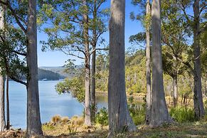 The Fox and Hounds Historic Hotel