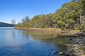 The Fox and Hounds Historic Hotel
