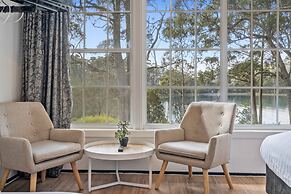 The Fox and Hounds Historic Hotel