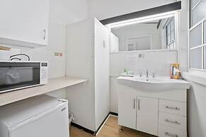 The Fox and Hounds Historic Hotel