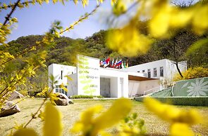 Commune by the Great Wall, in the Unbound Collection by Hyatt