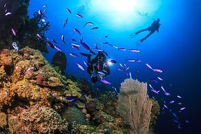 Gems at Paradise Beach Hotel