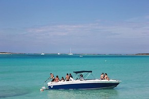 Gems at Paradise Beach Hotel