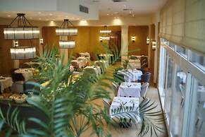 Dukes’ Arches – by Dukes’ Hotel Collection