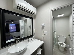 Quality Inn & Suites Airport/Cruise Port Hollywood