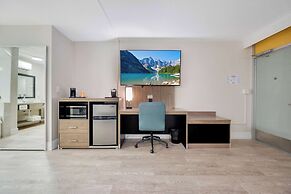 Quality Inn & Suites Airport/Cruise Port Hollywood