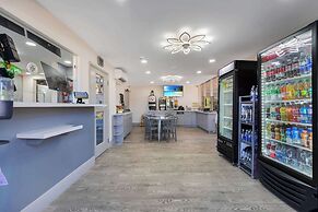 Quality Inn & Suites Airport/Cruise Port Hollywood