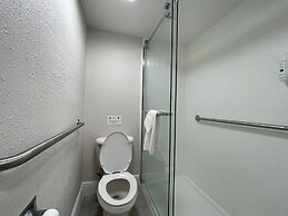 Quality Inn & Suites Airport/Cruise Port Hollywood