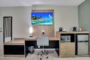 Quality Inn & Suites Airport/Cruise Port Hollywood