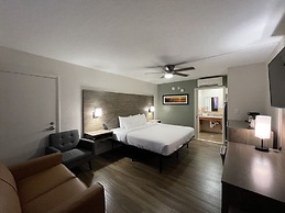 Quality Inn & Suites Airport/Cruise Port Hollywood