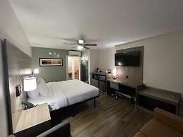 Quality Inn & Suites Airport/Cruise Port Hollywood
