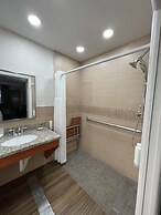 Quality Inn & Suites Airport/Cruise Port Hollywood