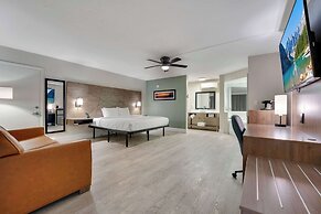 Quality Inn & Suites Airport/Cruise Port Hollywood