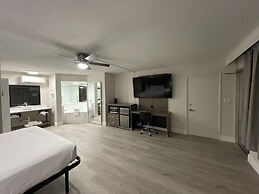 Quality Inn & Suites Airport/Cruise Port Hollywood