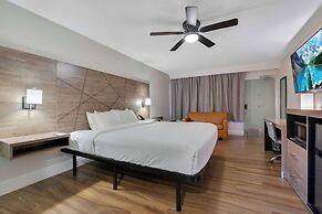 Quality Inn & Suites Airport/Cruise Port Hollywood