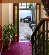 Lancaster Hotel