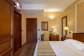 Lancaster Hotel