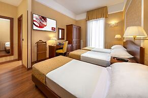 Lancaster Hotel