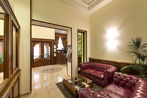 Lancaster Hotel