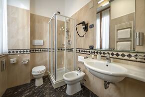 Lancaster Hotel
