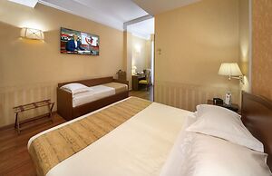Lancaster Hotel