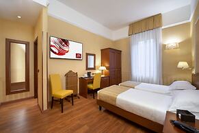 Lancaster Hotel