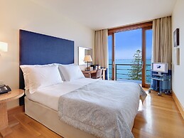 Amphitryon Hotel