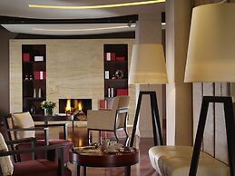 Amphitryon Hotel