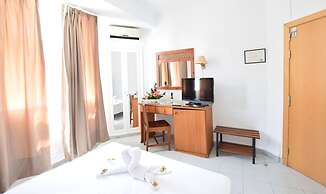 Hotel Adonis Pelinor