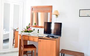 Hotel Adonis Pelinor