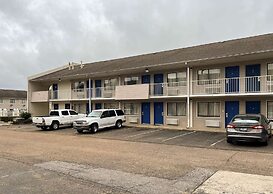 Motel 6 Millington, TN