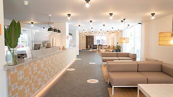 Coral Compostela Beach