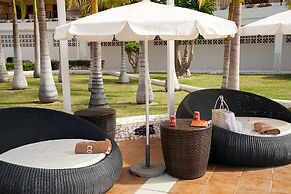 Coral Compostela Beach