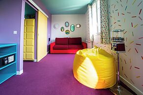 Explorers Hotel