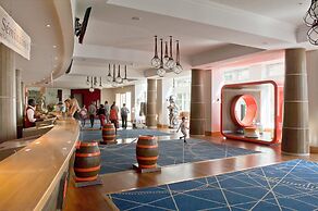 Explorers Hotel