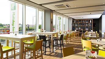 Holiday Inn London - West by IHG