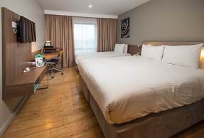 Holiday Inn London - West by IHG