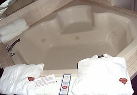 Days Inn by Wyndham Batavia Ohio