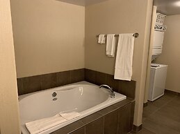 Woodlands Inn & Suites