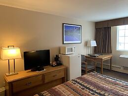 Woodlands Inn & Suites