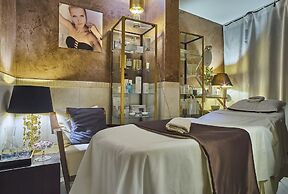 Mamaison Le Regina Boutique Hotel