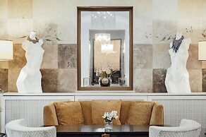 Mamaison Le Regina Boutique Hotel