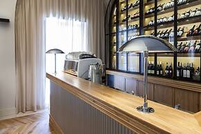 Mamaison Le Regina Boutique Hotel