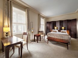 Mamaison Le Regina Boutique Hotel