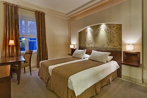 Mamaison Le Regina Boutique Hotel