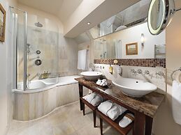 Mamaison Le Regina Boutique Hotel
