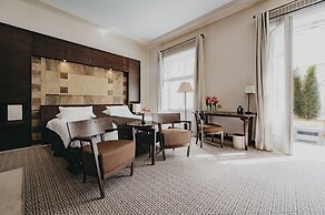 Mamaison Le Regina Boutique Hotel