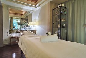 Mamaison Le Regina Boutique Hotel